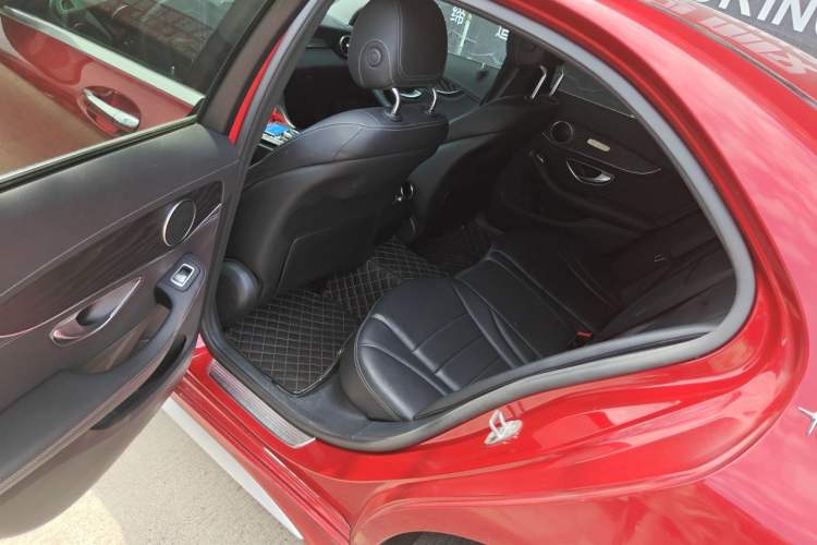 Used Mercedes-Benz C-Class 2018 C 180 L Fashion Edition Sport Version Left Rear Seat