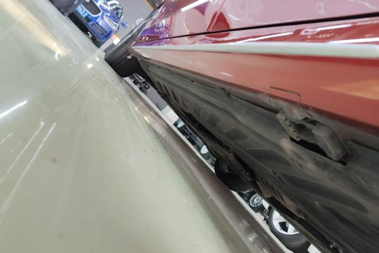 Used Mercedes-Benz C-Class 2018 C 200 L Sport Edition Left Side Sill