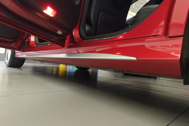 Used Mercedes-Benz C-Class 2018 C 200 L Sport Edition Left Side Sill