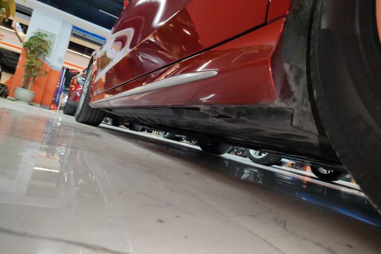 Used Mercedes-Benz C-Class 2018 C 200 L Sport Edition Left Side Sill