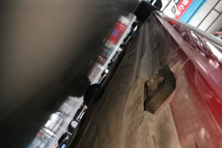 Used Mercedes-Benz C-Class 2018 C 200 L Sport Edition Left Side Sill