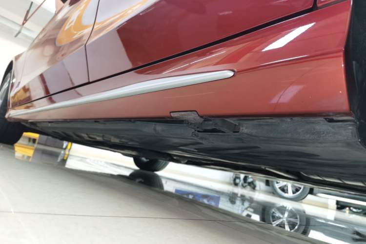 Used Mercedes-Benz C-Class 2018 C 200 L Sport Edition Left Side Sill