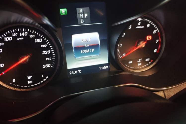 Used Mercedes-Benz C-Class 2018 C 200 L Sport Edition Odometer Close Up