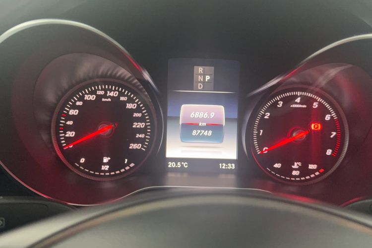Used Mercedes-Benz C-Class 2018 C 180 L Fashion Edition Sport Version Odometer Close Up