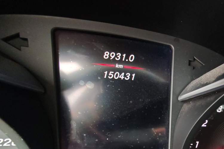Used Mercedes-Benz C-Class 2018 C 180 L Fashion Edition Sport Version Odometer Close Up