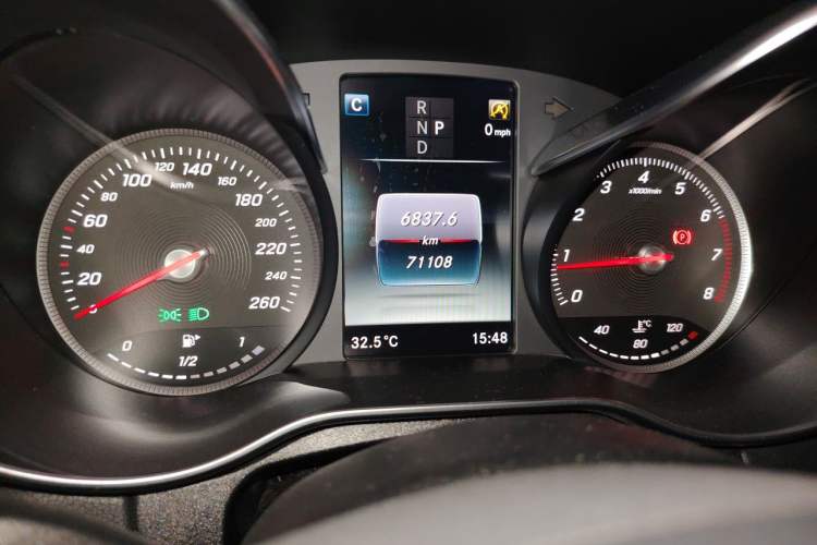 Used Mercedes-Benz C-Class 2018 C 200 L Sport Edition Odometer Close Up