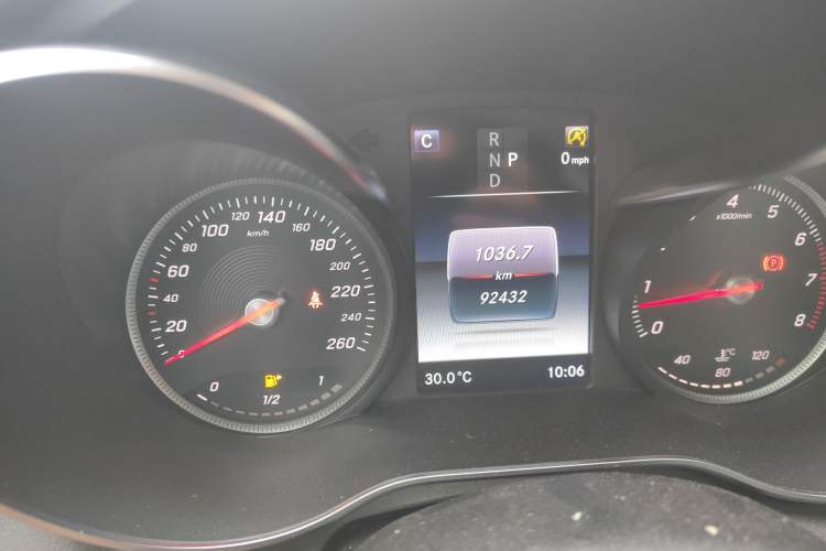 Used Mercedes-Benz C-Class 2018 C 200 L Sport Edition Odometer Close Up