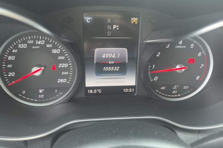 Used Mercedes-Benz C-Class 2018 C 180 L Fashion Edition Sport Version Odometer Close Up