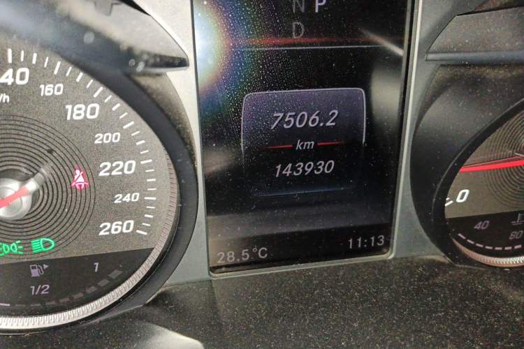 Used Mercedes-Benz C-Class 2018 C 200 L Sport Edition Odometer Close Up