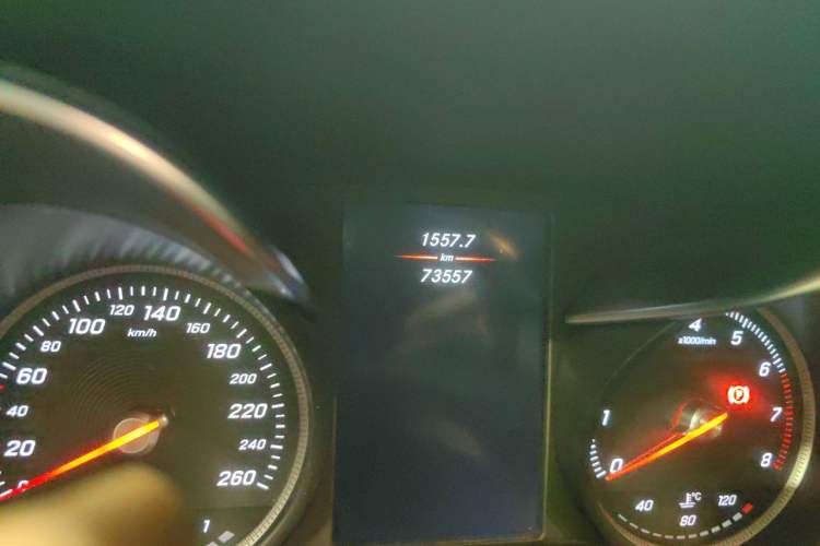 Used Mercedes-Benz C-Class 2018 C 200 L Sport Edition Odometer Close Up