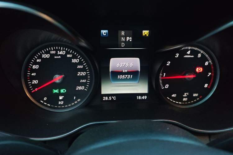 Used Mercedes-Benz C-Class 2018 C 200 L Sport Edition Odometer Close Up