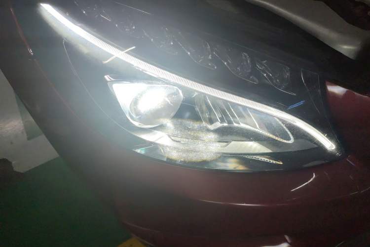 Used Mercedes-Benz C-Class 2018 C 200 L Sport Edition Right Front Headlight