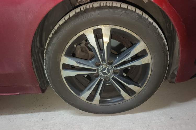 Used Mercedes-Benz C-Class 2018 C 200 Sport Edition Right Front Wheel Hub