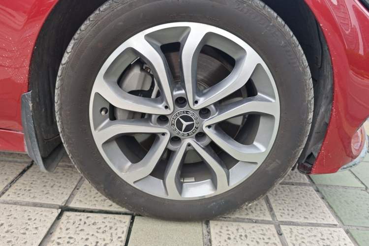 Used Mercedes-Benz C-Class 2018 C 180 L Fashion Edition Sport Version Right Front Wheel Hub