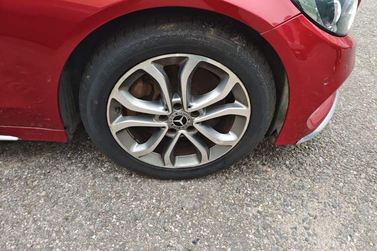 Used Mercedes-Benz C-Class 2018 C 180 L Fashion Edition Sport Version Right Front Wheel Hub