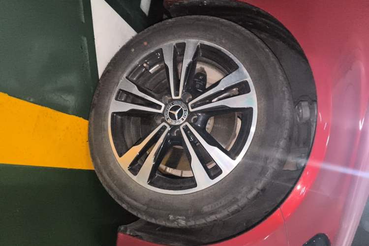 Used Mercedes-Benz C-Class 2018 C 200 Sport Edition Right Front Wheel Hub