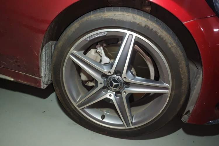 Used Mercedes-Benz C-Class 2018 C 200 L Sport Edition Achievement Special Edition Right Front Wheel Hub