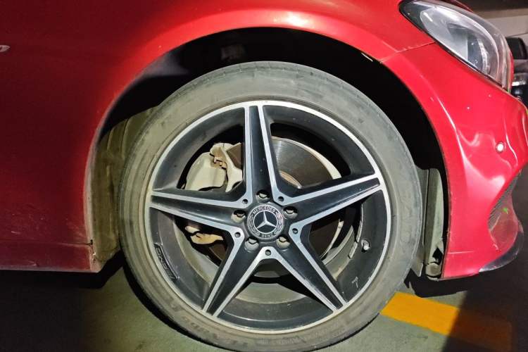 Used Mercedes-Benz C-Class 2018 C 200 Achievement Special Edition Right Front Wheel Hub