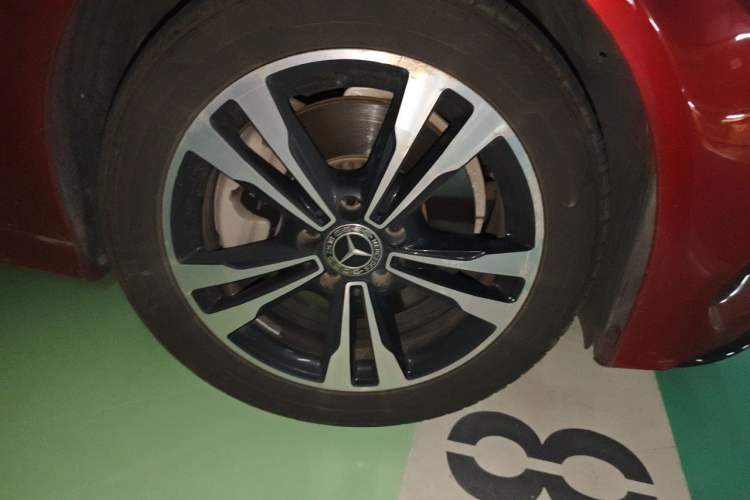 Used Mercedes-Benz C-Class 2018 C 200 Sport Edition Right Front Wheel Hub