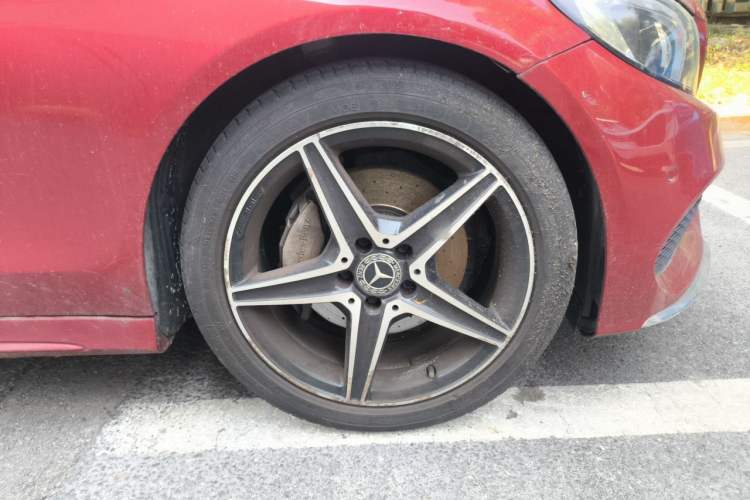 Used Mercedes-Benz C-Class 2018 C 200 Coupe Right Front Wheel Hub
