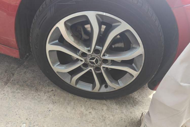 Used Mercedes-Benz C-Class 2018 C 180 L Fashion Edition Sport Version Right Front Wheel Hub
