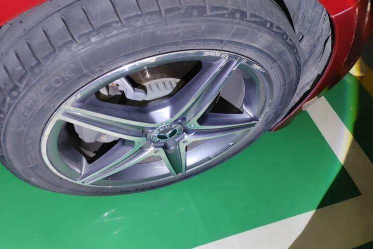 Used Mercedes-Benz C-Class 2018 C 200 L Sport Edition Achievement Special Edition Right Front Wheel Hub