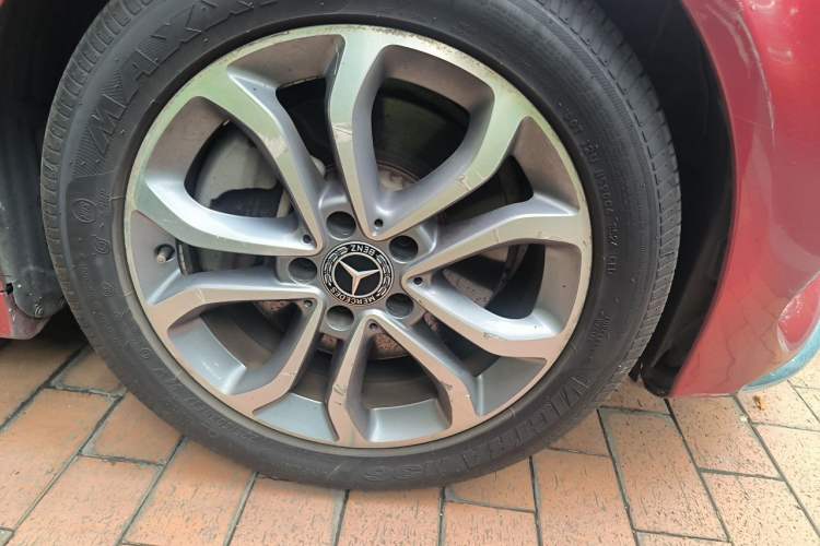 Used Mercedes-Benz C-Class 2018 C 180 L Fashion Edition Sport Version Right Front Wheel Hub