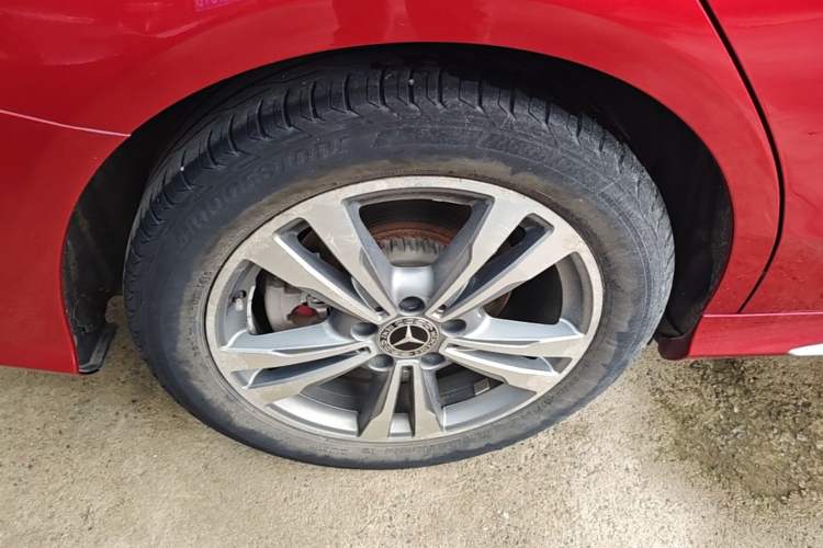 Used Mercedes-Benz C-Class 2018 C 200 L Sport Edition Right Rear Wheel Hub