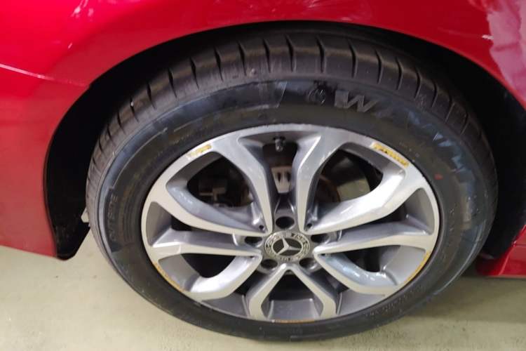 Used Mercedes-Benz C-Class 2018 C 180 L Fashion Edition Sport Version Right Rear Wheel Hub