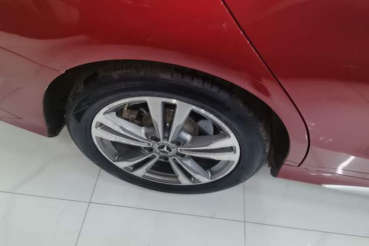 Used Mercedes-Benz C-Class 2018 C 200 L Sport Edition Right Rear Wheel Hub