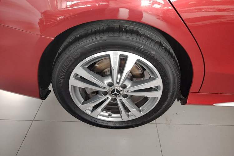 Used Mercedes-Benz C-Class 2018 C 200 L Sport Edition Right Rear Wheel Hub
