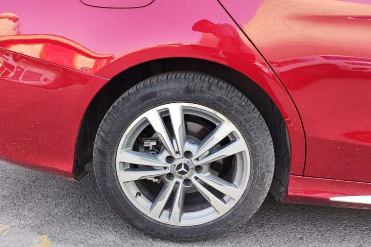 Used Mercedes-Benz C-Class 2018 C 200 L Sport Edition Right Rear Wheel Hub