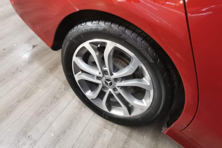Used Mercedes-Benz C-Class 2018 C 180 L Fashion Edition Sport Version Right Rear Wheel Hub