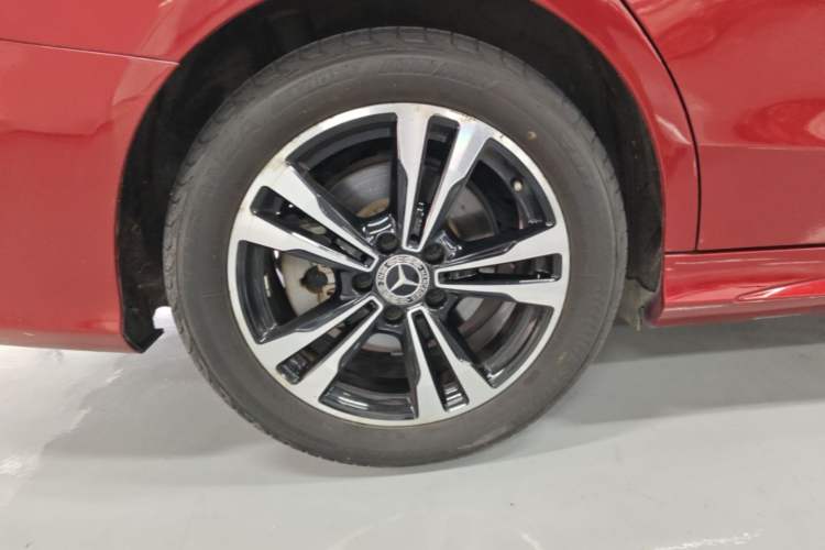 Used Mercedes-Benz C-Class 2018 C 200 Sport Edition Right Rear Wheel Hub