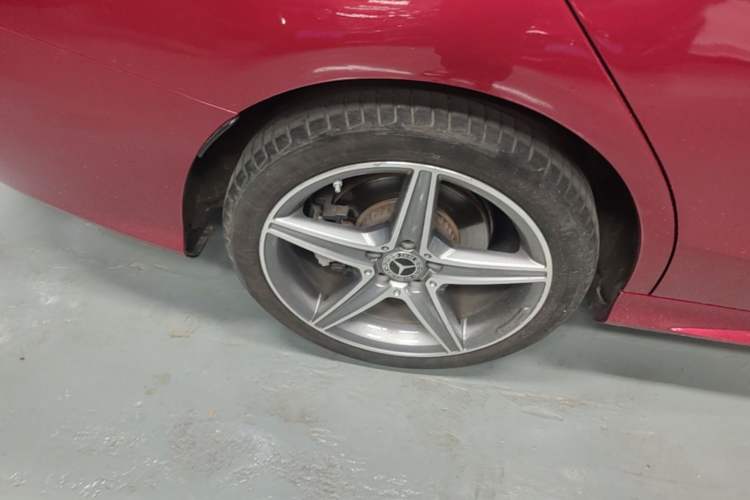 Used Mercedes-Benz C-Class 2018 C 200 Estate Right Rear Wheel Hub