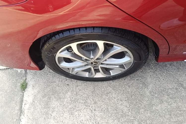 Used Mercedes-Benz C-Class 2018 C 180 L Fashion Edition Sport Version Right Rear Wheel Hub
