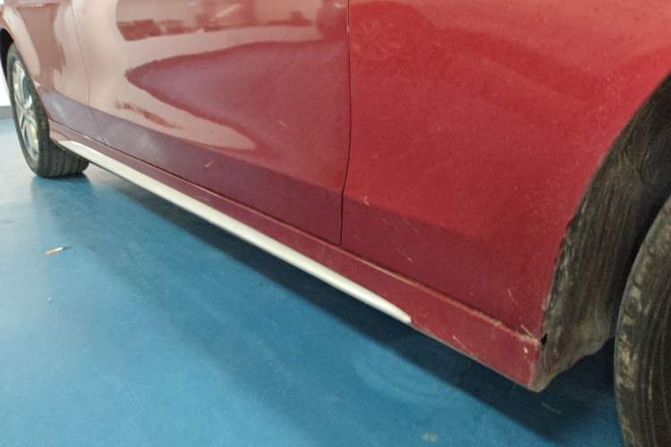 Used Mercedes-Benz C-Class 2018 C 180 L Fashion Edition Sport Version Right Side Sill