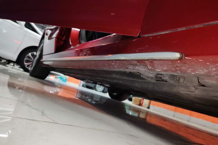 Used Mercedes-Benz C-Class 2018 C 200 L Sport Edition Right Side Sill