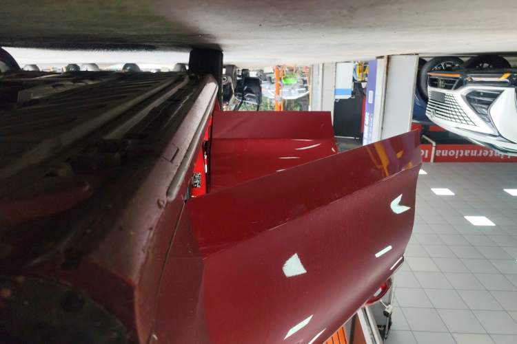 Used Mercedes-Benz C-Class 2018 C 180 L Fashion Edition Sport Version Right Side Sill