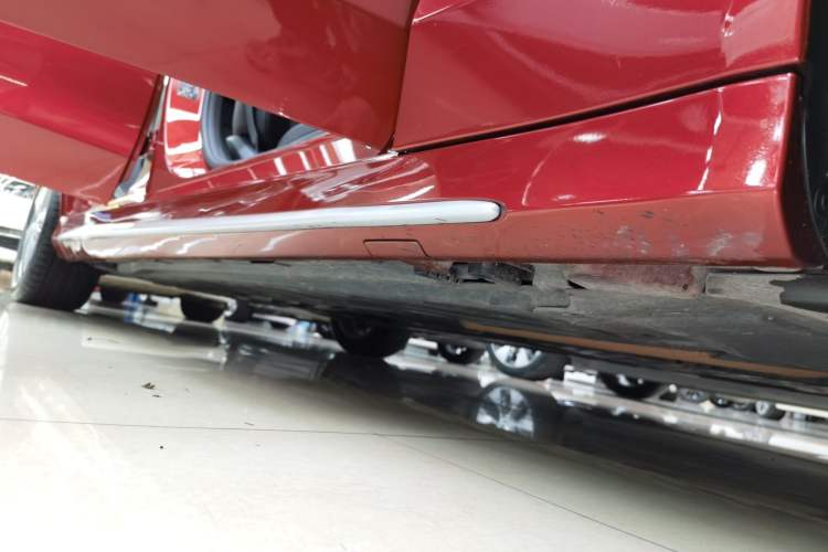 Used Mercedes-Benz C-Class 2018 C 200 L Sport Edition Right Side Sill
