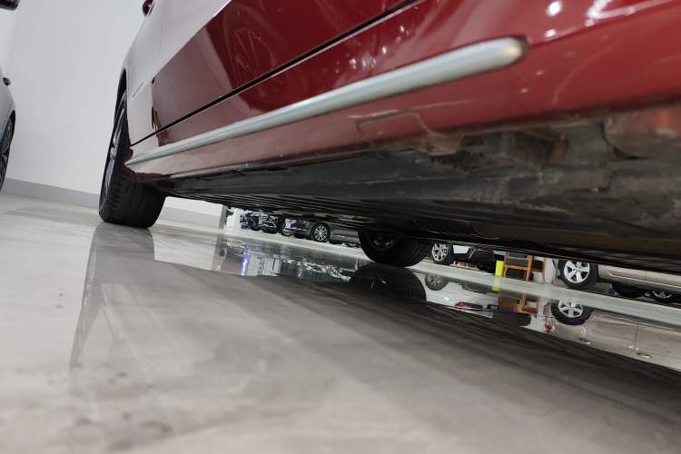 Used Mercedes-Benz C-Class 2018 C 180 L Fashion Edition Sport Version Right Side Sill