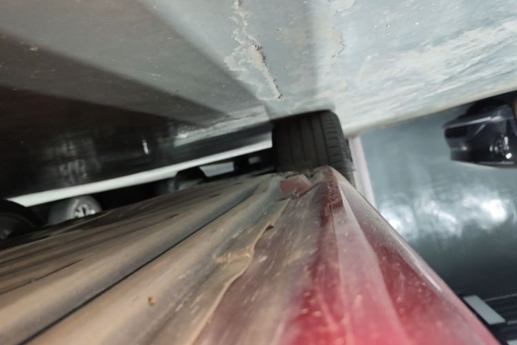 Used Mercedes-Benz C-Class 2018 C 200 Estate Right Side Sill