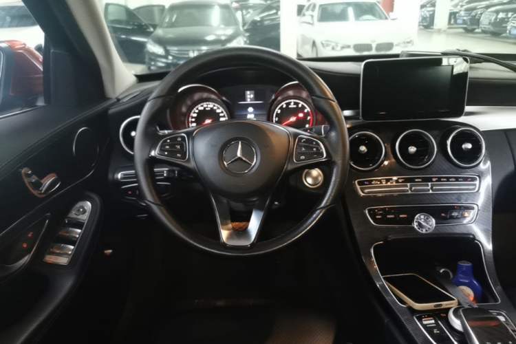 Used Mercedes-Benz C-Class 2018 C 180 L Fashion Edition Sport Version Steering Wheel