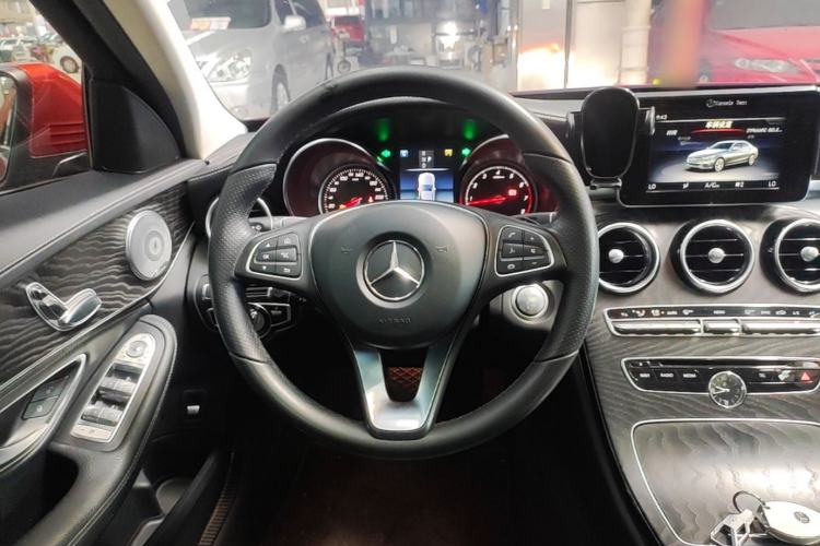 Used Mercedes-Benz C-Class 2018 C 180 L Fashion Edition Sport Version Steering Wheel