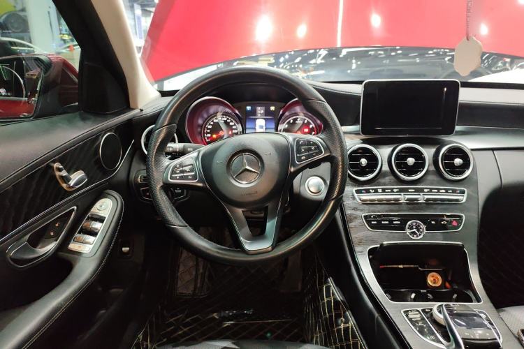 Used Mercedes-Benz C-Class 2018 C 180 L Fashion Edition Sport Version Steering Wheel
