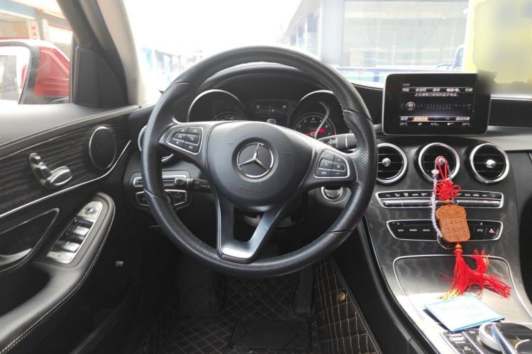 Used Mercedes-Benz C-Class 2018 C 180 L Fashion Edition Sport Version Steering Wheel