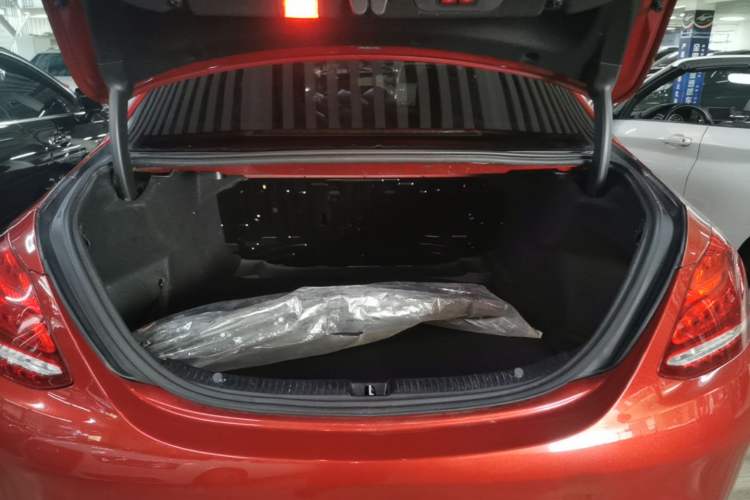 Used Mercedes-Benz C-Class 2018 C 180 L Fashion Edition Sport Version Trunk