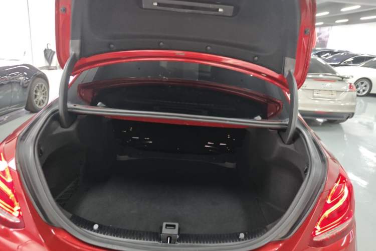 Used Mercedes-Benz C-Class 2018 C 200 Sport Edition Trunk