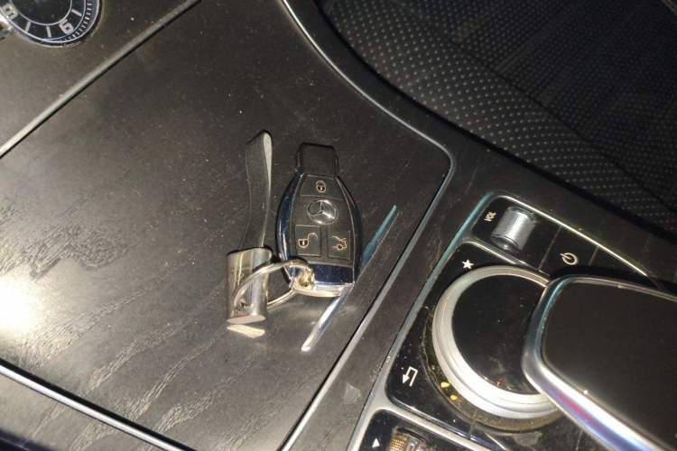 Used Mercedes-Benz C-Class 2018 C 180 L Fashion Edition Sport Version Vehicle Key
