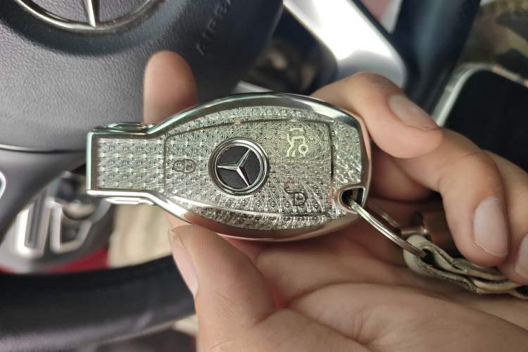 Used Mercedes-Benz C-Class 2018 C 200 L Sport Edition Vehicle Key